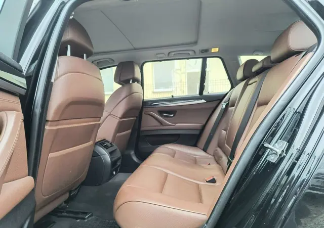 BMW Seria 5 525d xDrive Luxury Line