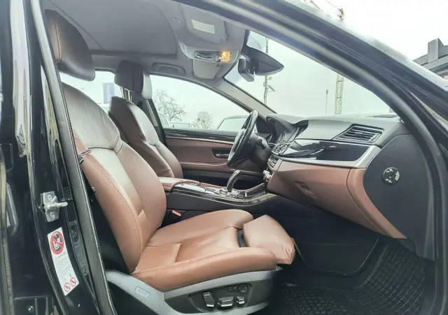 BMW Seria 5 525d xDrive Luxury Line