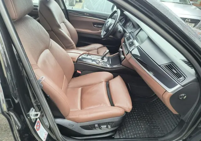 BMW Seria 5 525d xDrive Luxury Line