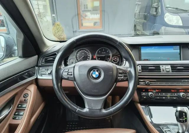BMW Seria 5 525d xDrive Luxury Line
