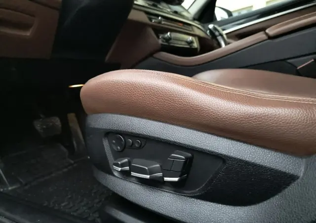 BMW Seria 5 525d xDrive Luxury Line