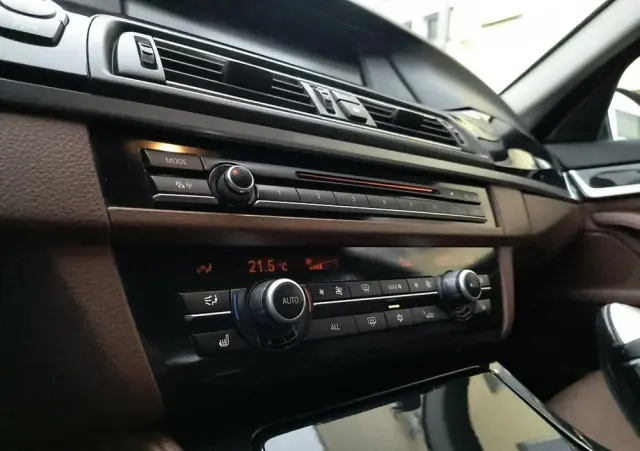 BMW Seria 5 525d xDrive Luxury Line