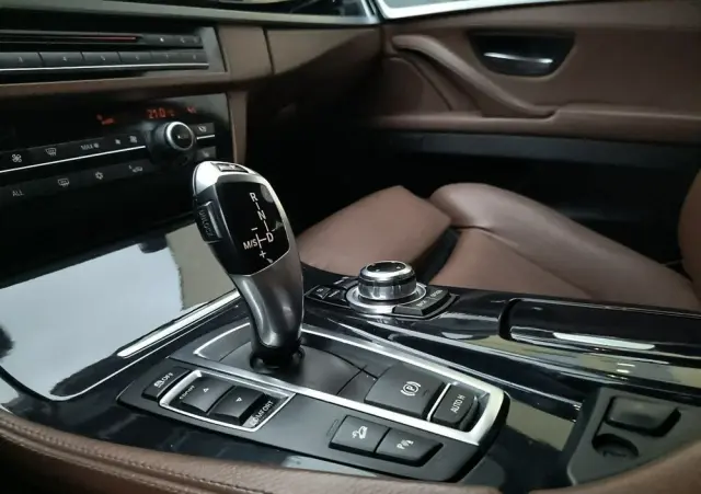 BMW Seria 5 525d xDrive Luxury Line