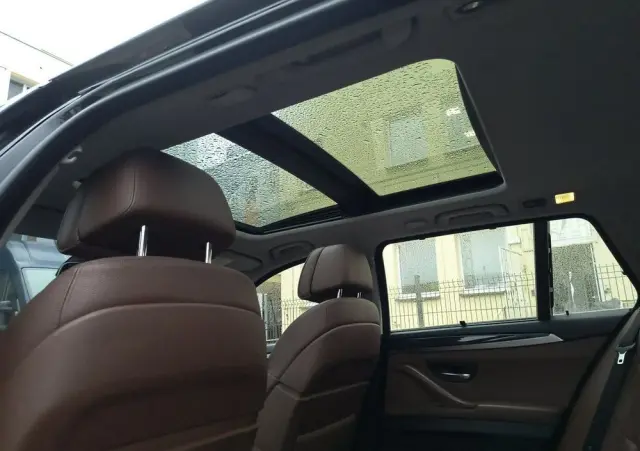 BMW Seria 5 525d xDrive Luxury Line