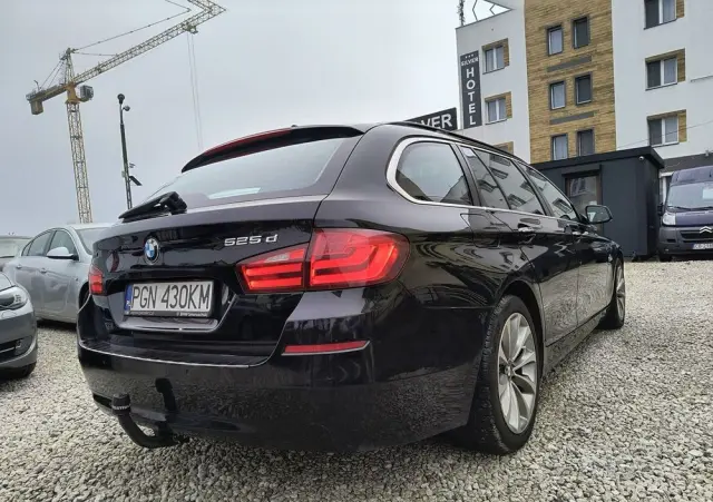 BMW Seria 5 525d xDrive Luxury Line