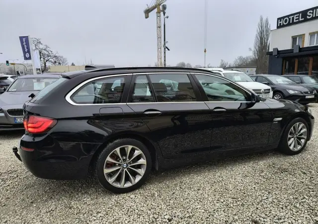 BMW Seria 5 525d xDrive Luxury Line
