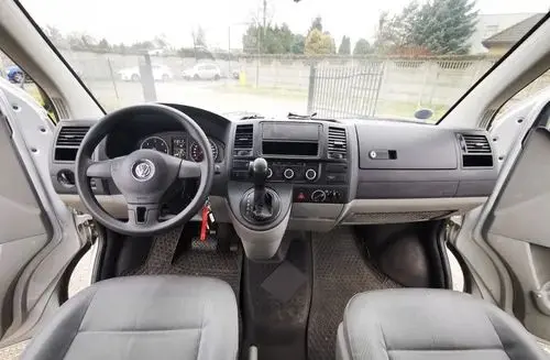 VOLKSWAGEN Transporter 