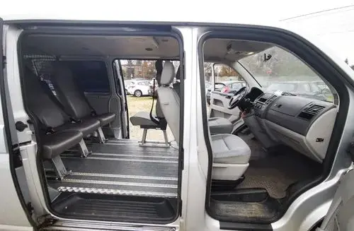 VOLKSWAGEN Transporter 