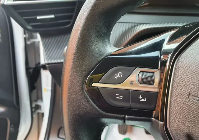 PEUGEOT 2008 PureTech 100 Stop&Start Active Pack