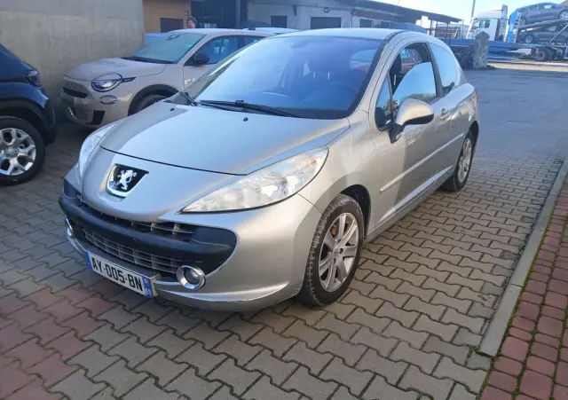 PEUGEOT 207 110 Sport
