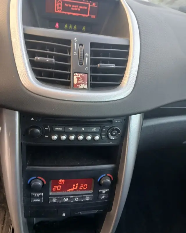 PEUGEOT 207 110 Sport