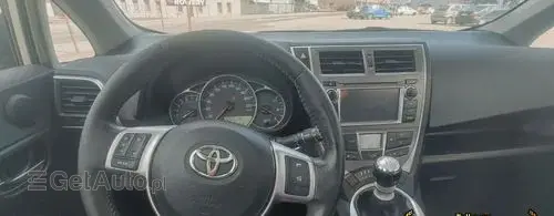 TOYOTA Verso-S 