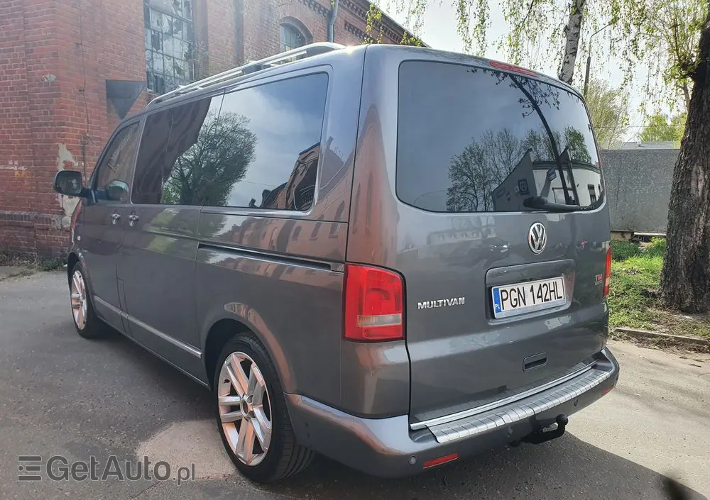 VOLKSWAGEN Multivan 