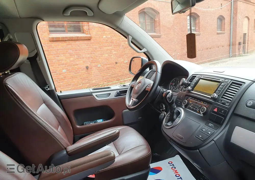 VOLKSWAGEN Multivan 