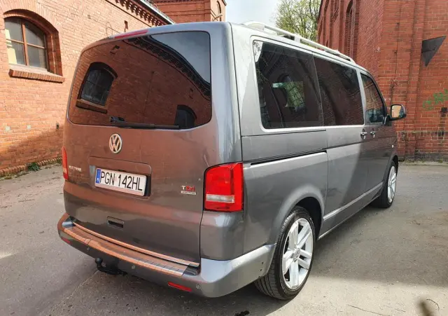 VOLKSWAGEN Multivan 