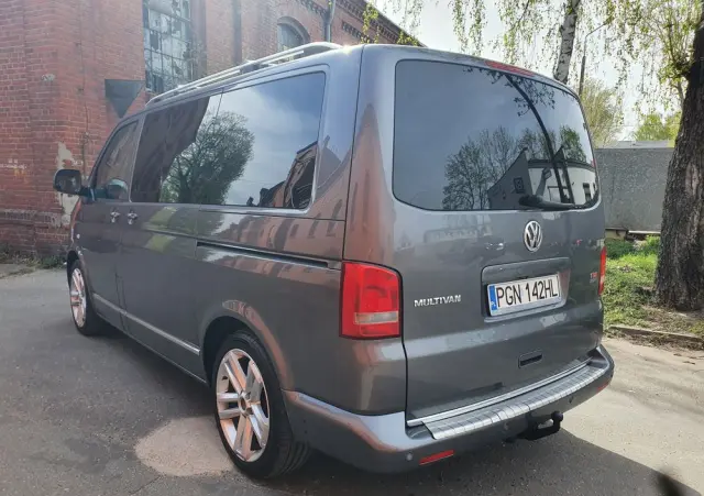 VOLKSWAGEN Multivan 