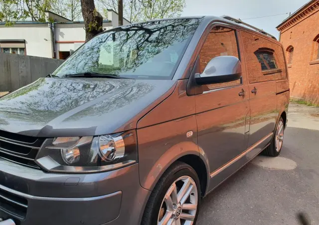 VOLKSWAGEN Multivan 