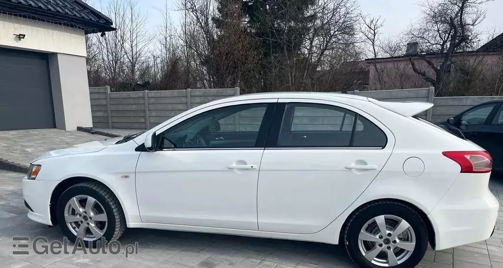 MITSUBISHI Lancer 