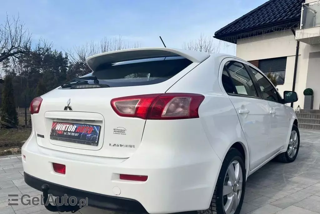 MITSUBISHI Lancer 