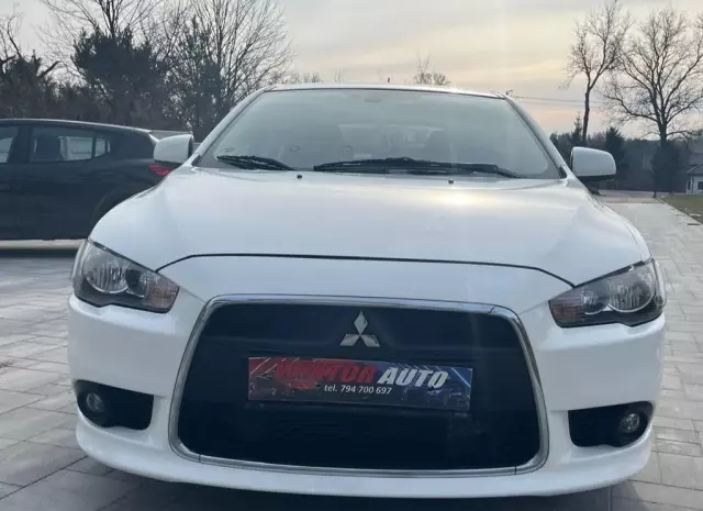 MITSUBISHI Lancer 