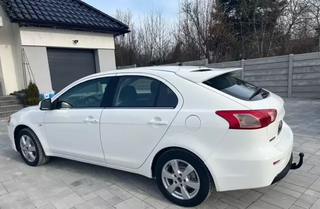 MITSUBISHI Lancer 