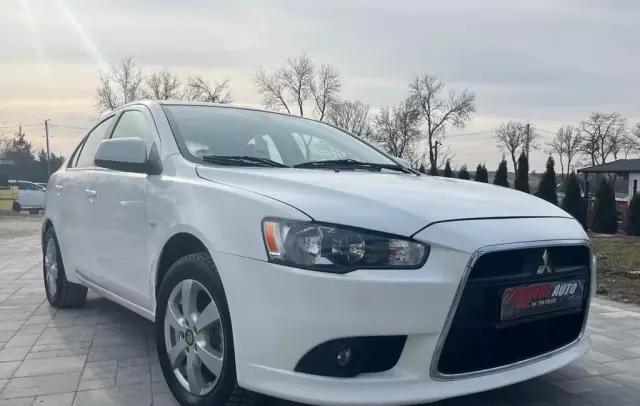 MITSUBISHI Lancer 