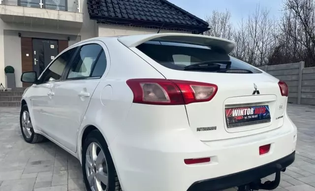 MITSUBISHI Lancer 