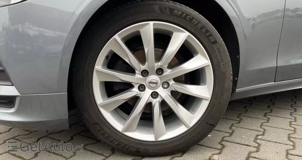 VOLVO V90 D3 AWD Momentum