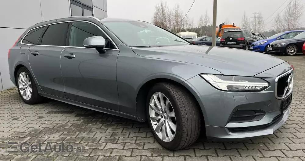 VOLVO V90 D3 AWD Momentum