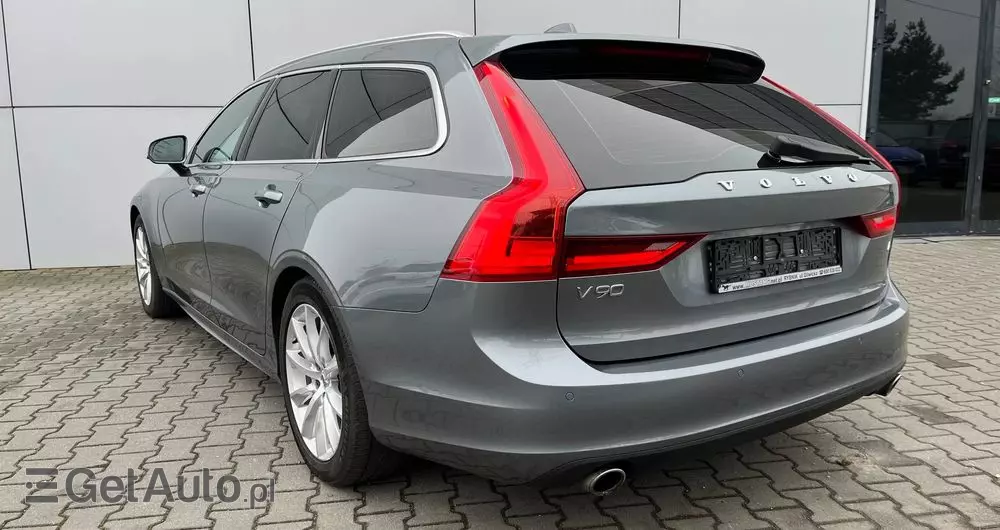 VOLVO V90 D3 AWD Momentum