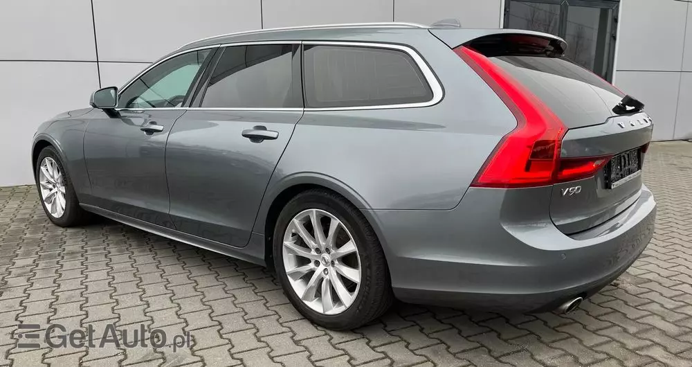 VOLVO V90 D3 AWD Momentum