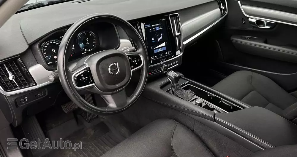 VOLVO V90 D3 AWD Momentum