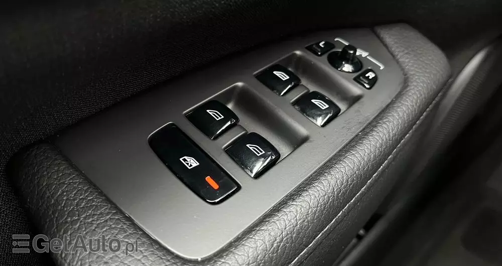 VOLVO V90 D3 AWD Momentum