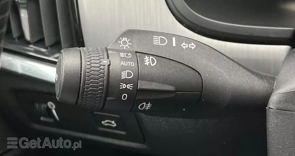 VOLVO V90 D3 AWD Momentum