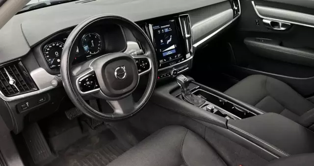 VOLVO V90 D3 AWD Momentum