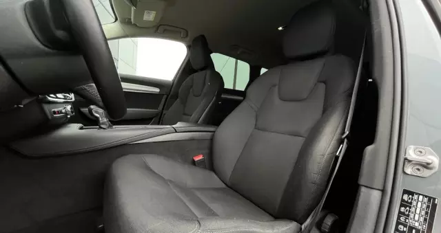 VOLVO V90 D3 AWD Momentum