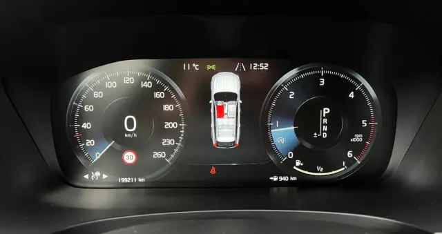 VOLVO V90 D3 AWD Momentum