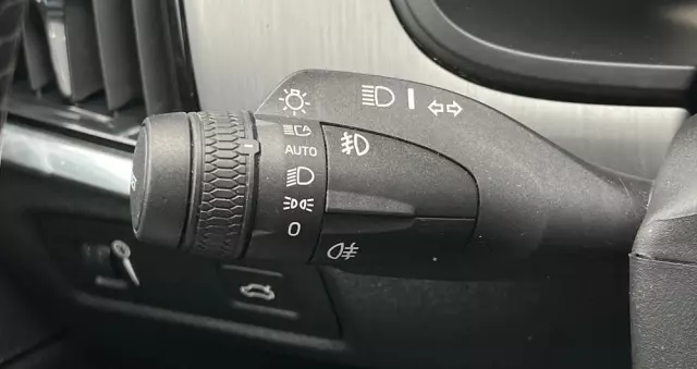 VOLVO V90 D3 AWD Momentum