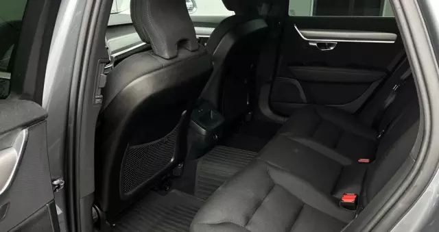 VOLVO V90 D3 AWD Momentum