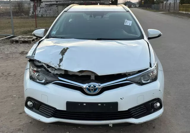 TOYOTA Auris 1.8 VVT-i Hybrid Automatik Life Plus