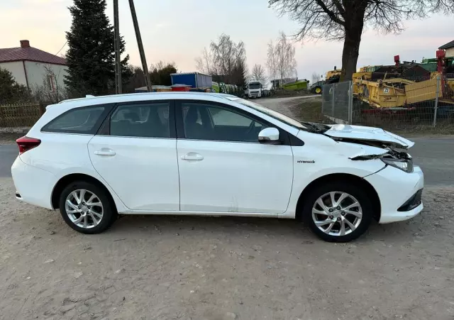 TOYOTA Auris 1.8 VVT-i Hybrid Automatik Life Plus