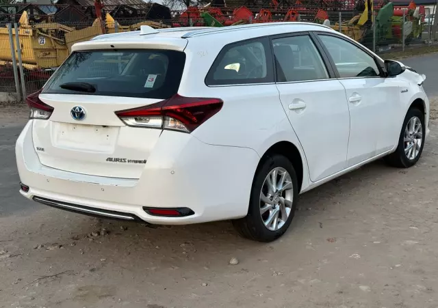 TOYOTA Auris 1.8 VVT-i Hybrid Automatik Life Plus