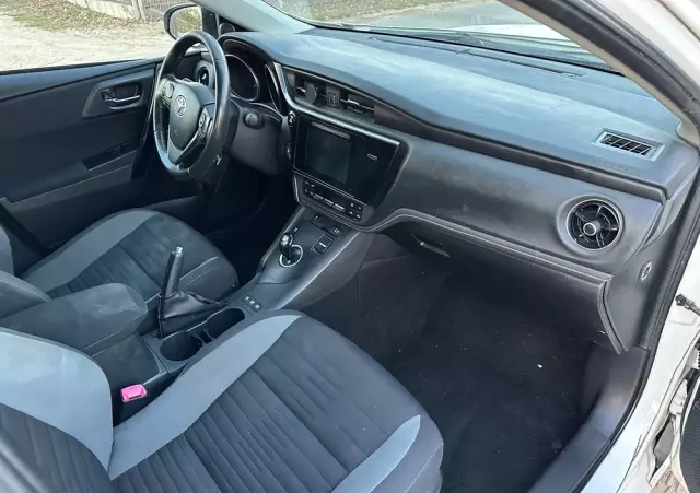 TOYOTA Auris 1.8 VVT-i Hybrid Automatik Life Plus