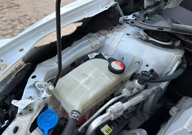 TOYOTA Auris 1.8 VVT-i Hybrid Automatik Life Plus