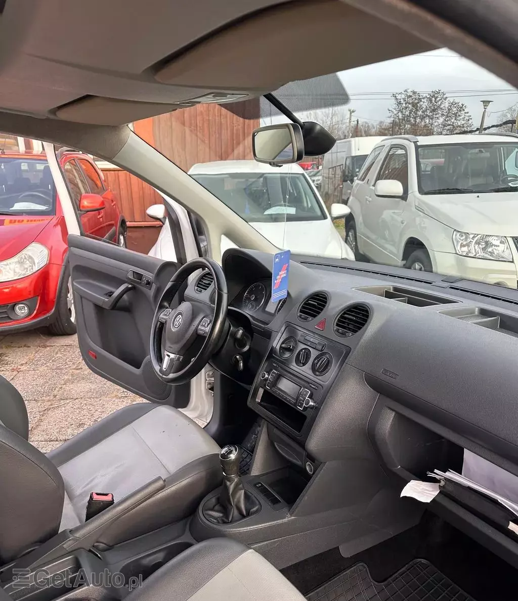 VOLKSWAGEN Caddy 