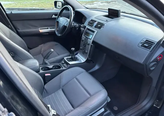 VOLVO V50 2.0D DPF Momentum