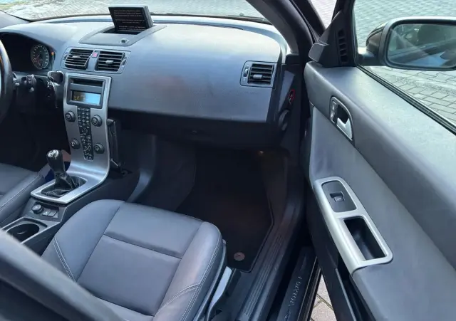 VOLVO V50 2.0D DPF Momentum