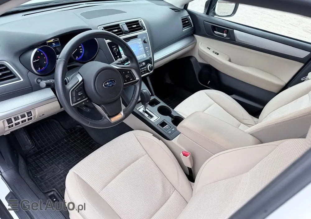 SUBARU Outback 