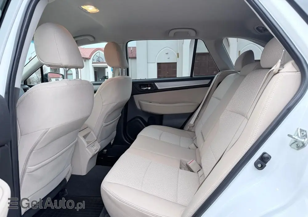 SUBARU Outback 