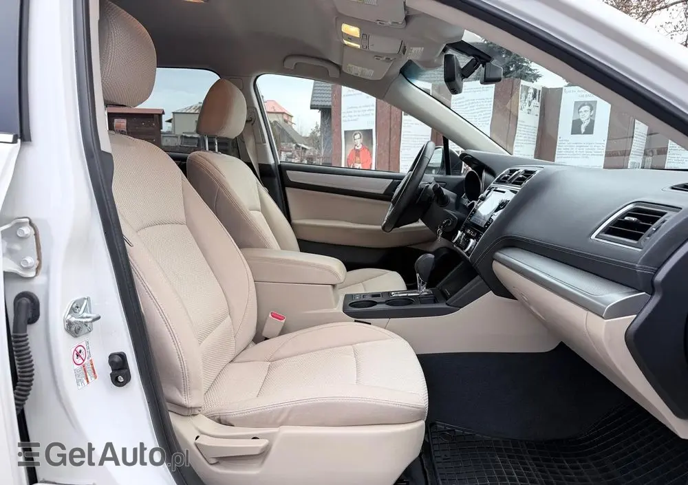 SUBARU Outback 